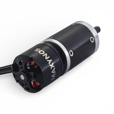 Rear view of MAXYNOS THOR 2830 brushless motor with phase wires