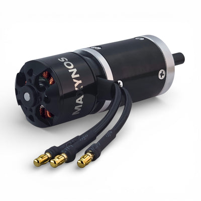 Rear view of MAXYNOS THOR 2830 brushless motor with phase wires for ESC connection